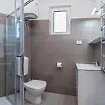 Bisernica 아파트 *