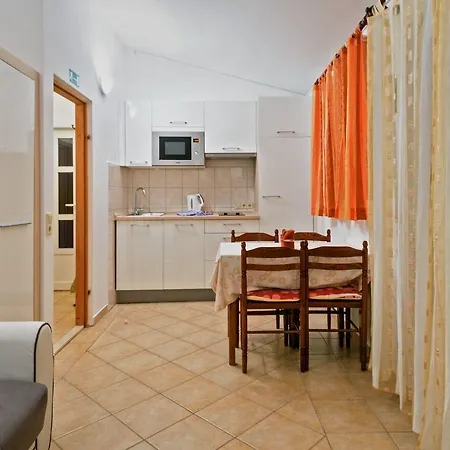 Apartman Bisernica-with Pool *