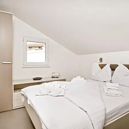 Bisernica-with Pool Apartman *