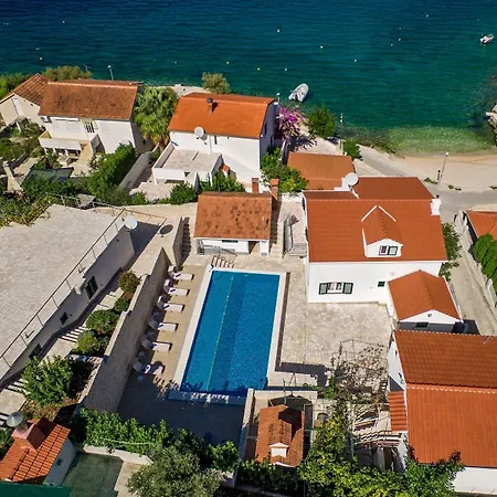 Apartman Bisernica-with Pool *