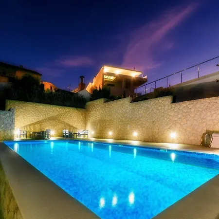 Apartman Bisernica-with Pool