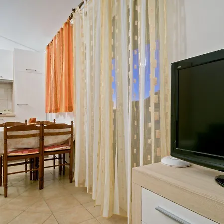 Apartman Bisernica-with Pool *