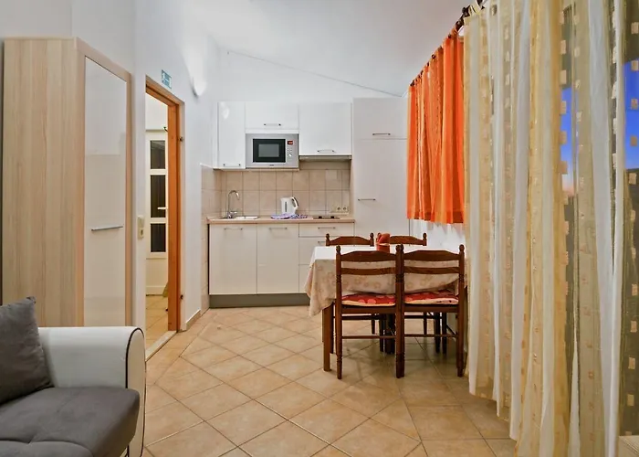 Apartament Bisernica *