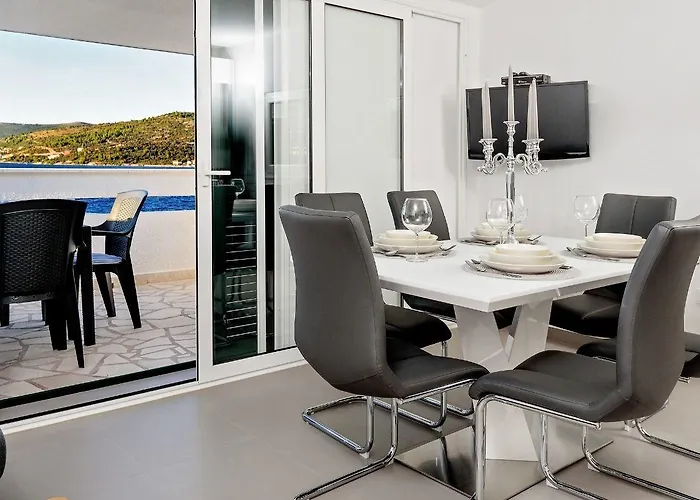 Apartament Bisernica *